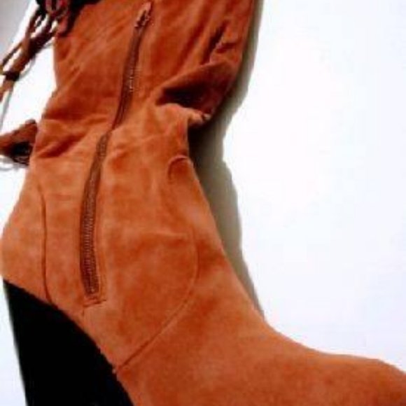 Shoes - Picture 3 of 8